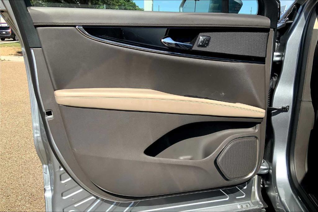 used 2022 Lincoln Nautilus car, priced at $34,312