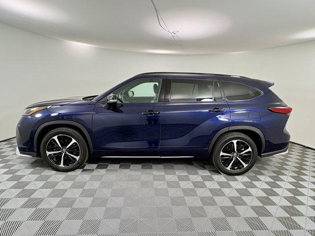 used 2022 Toyota Highlander car, priced at $35,977