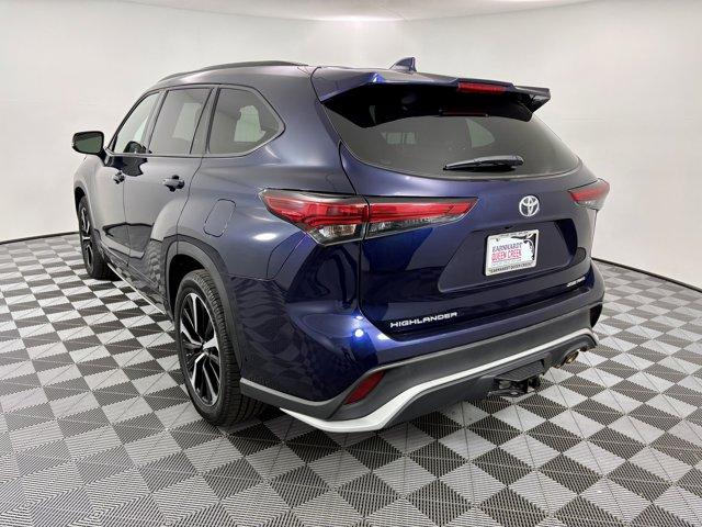 used 2022 Toyota Highlander car, priced at $35,977