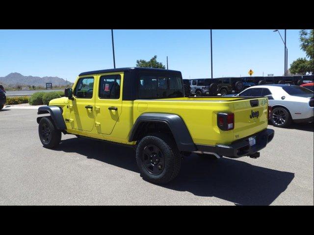 new 2024 Jeep Gladiator car