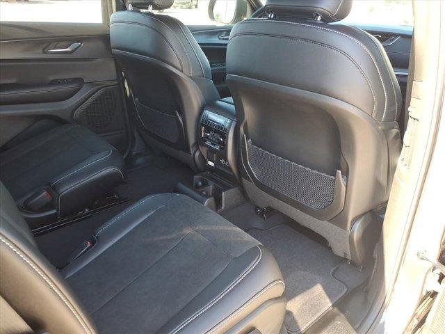 new 2025 Jeep Grand Cherokee L car, priced at $39,983