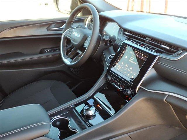new 2025 Jeep Grand Cherokee car, priced at $33,770