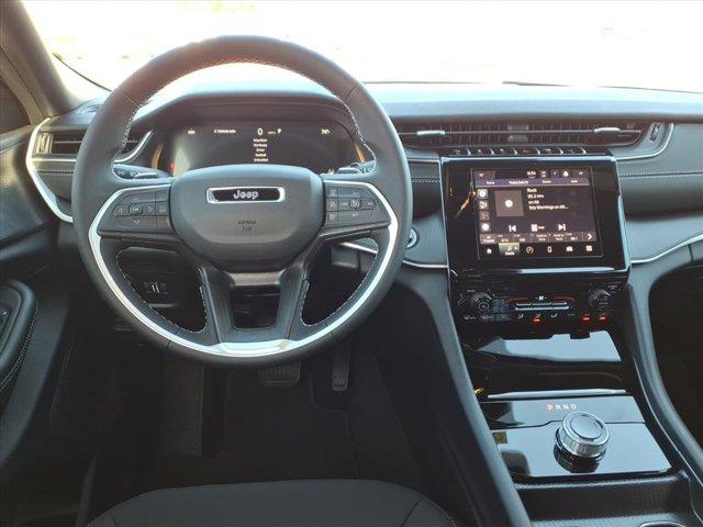 new 2025 Jeep Grand Cherokee car, priced at $33,770