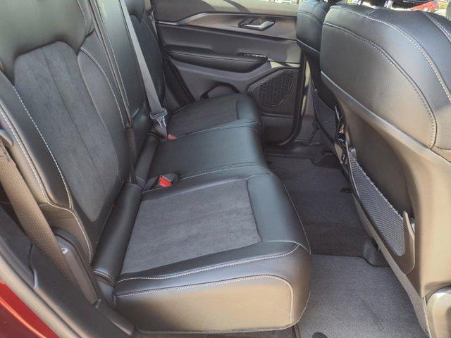 new 2025 Jeep Grand Cherokee car, priced at $38,791