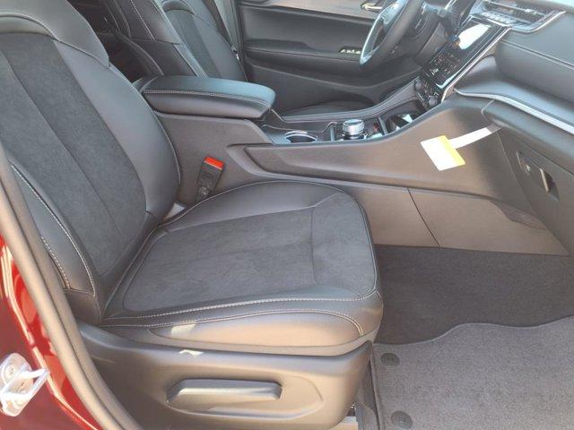 new 2025 Jeep Grand Cherokee car, priced at $38,791