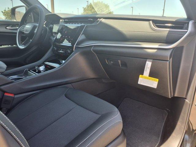 new 2025 Jeep Grand Cherokee car, priced at $33,359