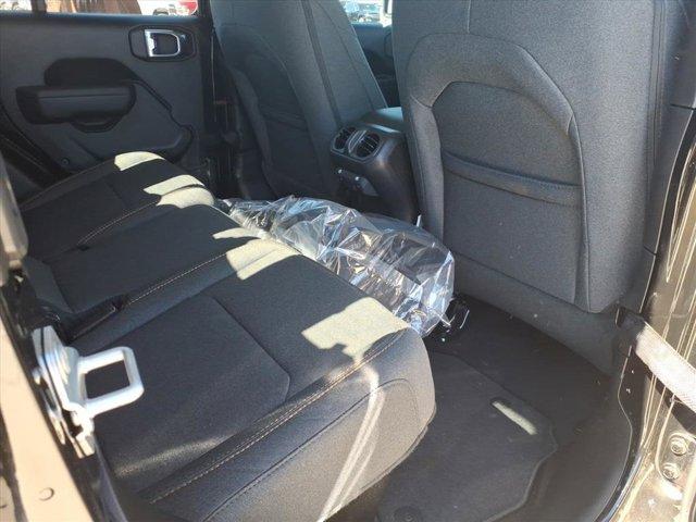 new 2025 Jeep Gladiator car, priced at $39,993