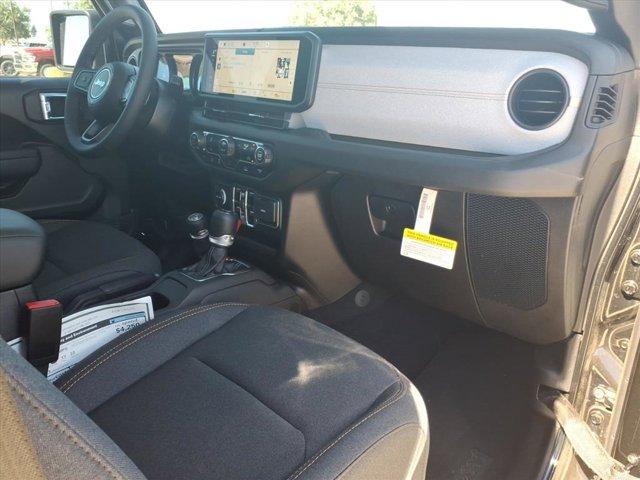 new 2025 Jeep Gladiator car, priced at $39,993