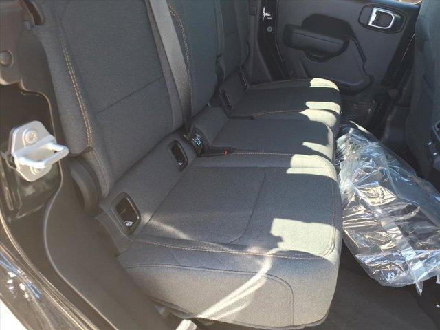 new 2025 Jeep Gladiator car, priced at $39,993