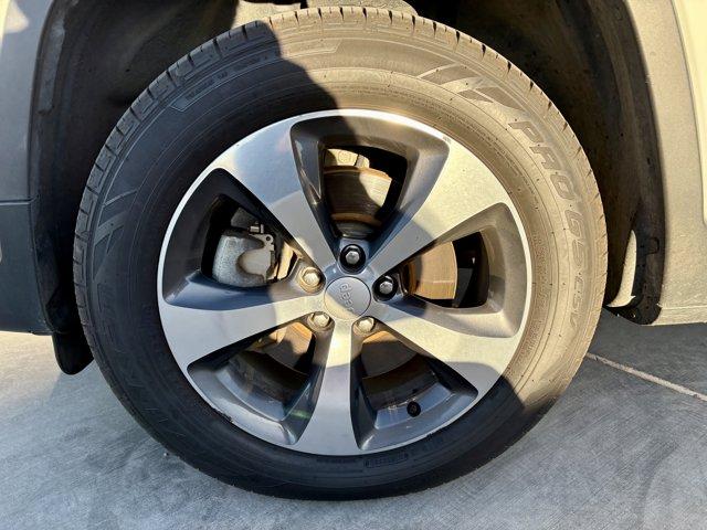 used 2019 Jeep Cherokee car, priced at $16,977