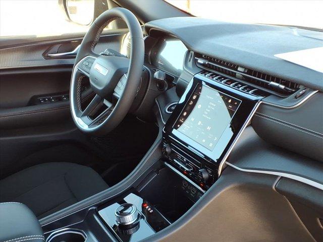 new 2025 Jeep Grand Cherokee car, priced at $33,323