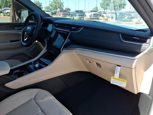new 2025 Jeep Grand Cherokee car, priced at $48,890