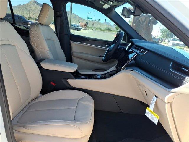 new 2025 Jeep Grand Cherokee car, priced at $48,890