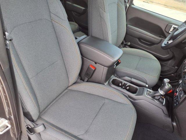 new 2025 Jeep Gladiator car, priced at $47,637