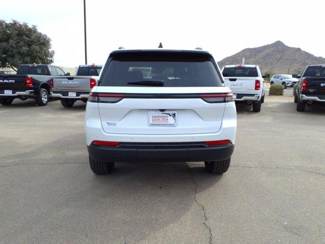 new 2025 Jeep Grand Cherokee car