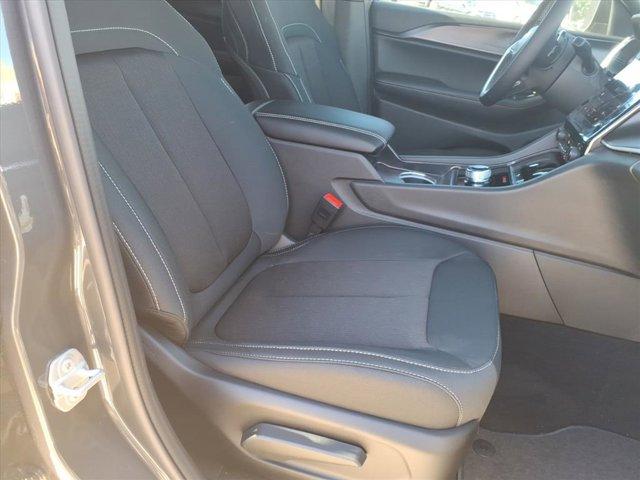 new 2025 Jeep Grand Cherokee car, priced at $32,970