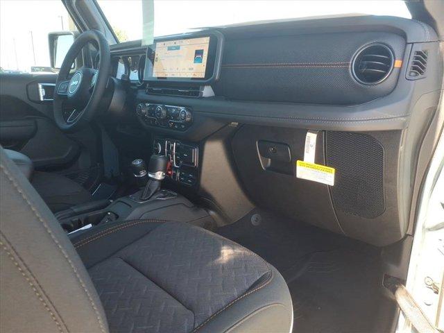 new 2025 Jeep Gladiator car, priced at $48,038