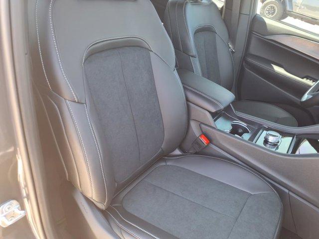 new 2025 Jeep Grand Cherokee car, priced at $39,971
