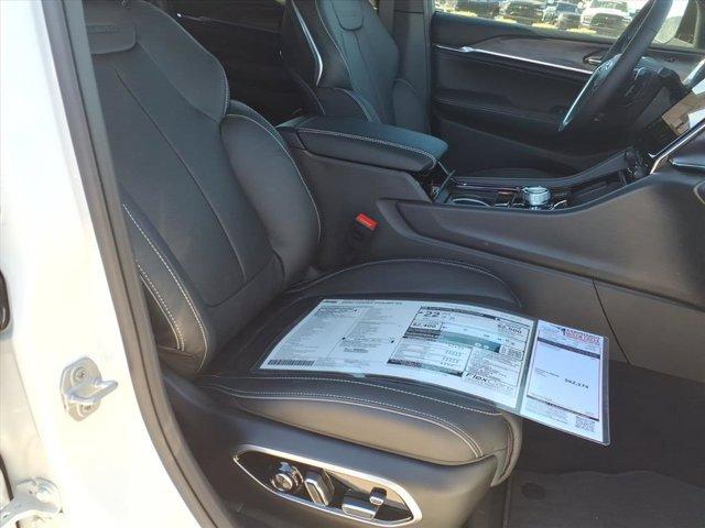 new 2025 Jeep Grand Cherokee car, priced at $53,355