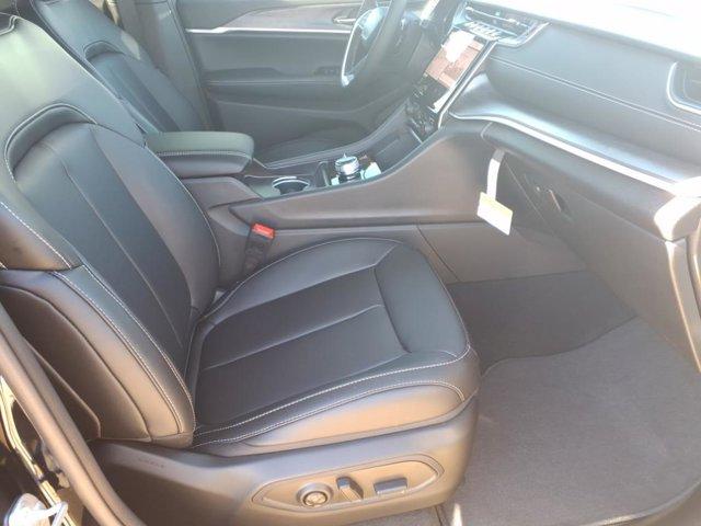 new 2025 Jeep Grand Cherokee car, priced at $43,214