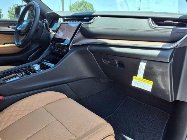 new 2025 Jeep Grand Cherokee car, priced at $55,547