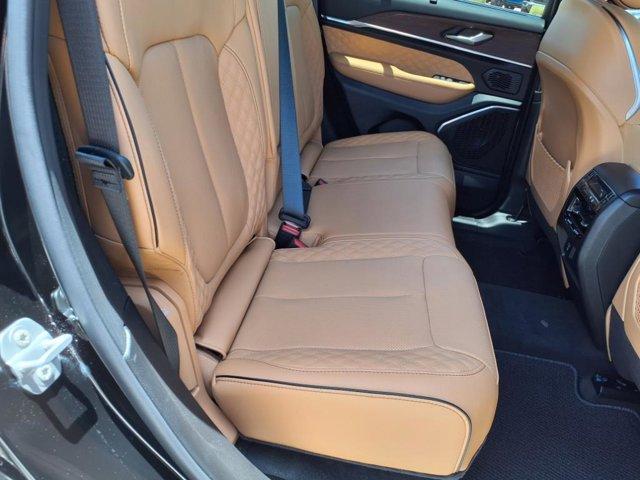 new 2025 Jeep Grand Cherokee car, priced at $55,547