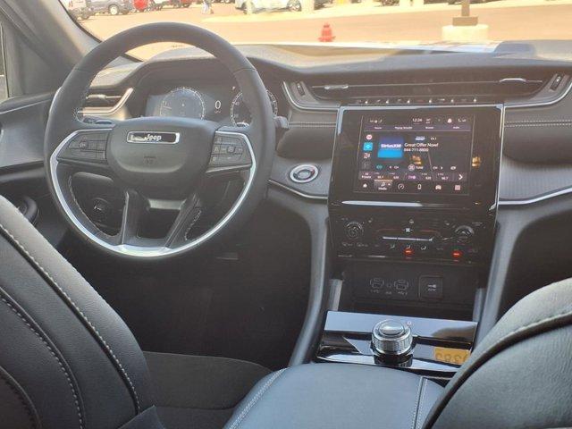 new 2025 Jeep Grand Cherokee car, priced at $41,927