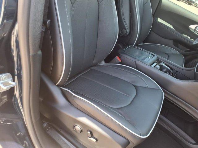 new 2025 Chrysler Pacifica car, priced at $48,620
