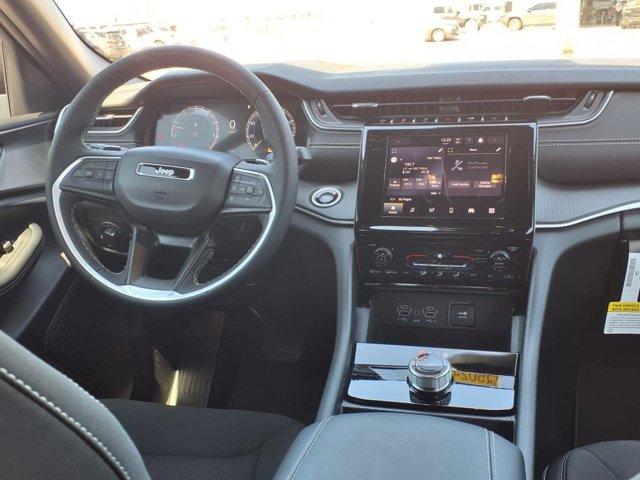 new 2025 Jeep Grand Cherokee car, priced at $33,377