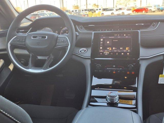 new 2025 Jeep Grand Cherokee car, priced at $33,913