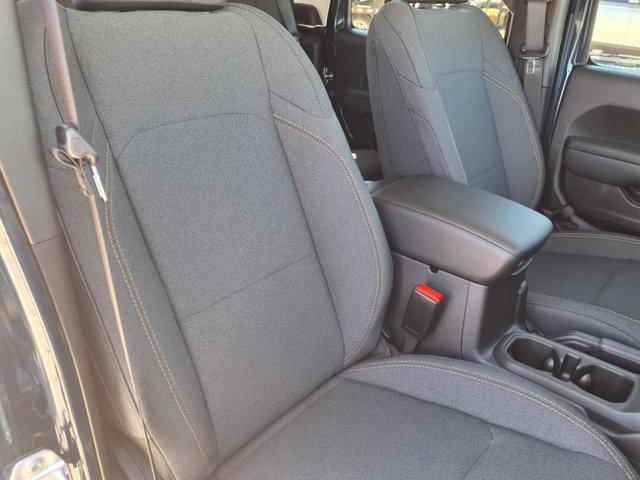 new 2025 Jeep Gladiator car, priced at $40,641