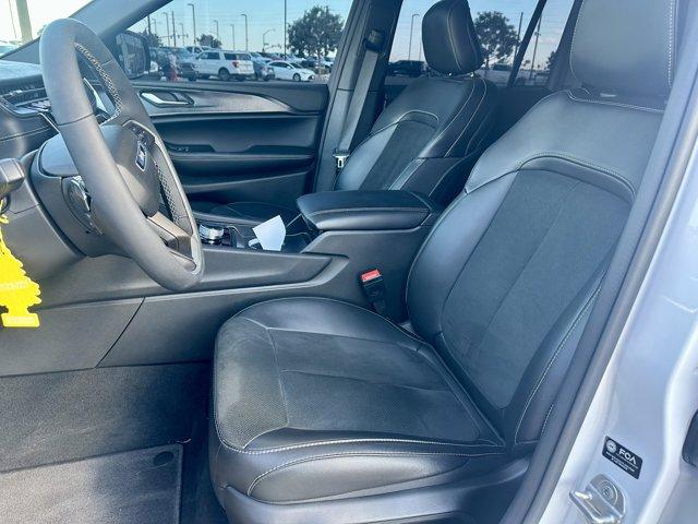 used 2025 Jeep Grand Cherokee car, priced at $39,977
