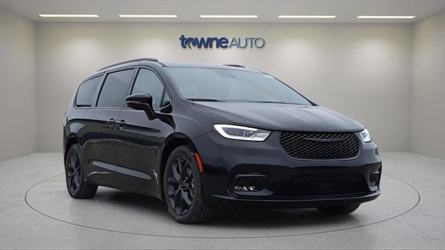 used 2022 Chrysler Pacifica car, priced at $35,751