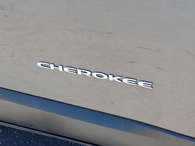 used 2015 Jeep Cherokee car, priced at $12,551