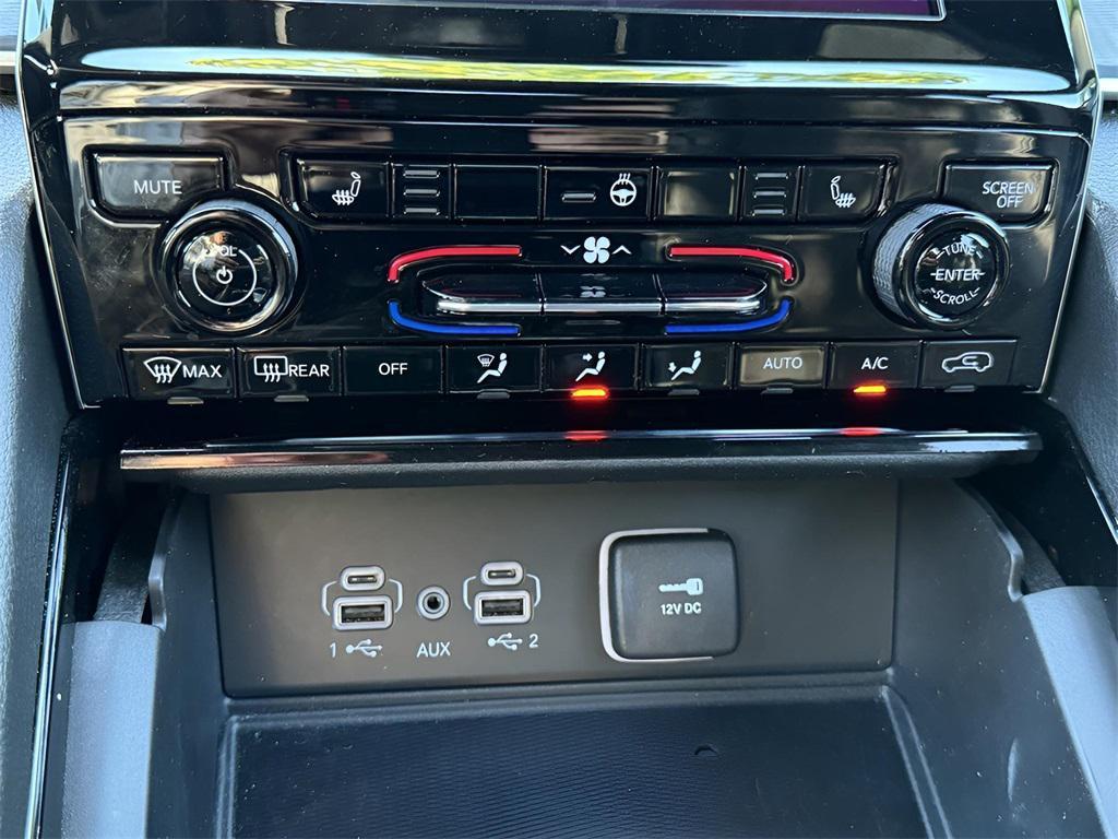 used 2023 Jeep Grand Cherokee L car, priced at $35,924