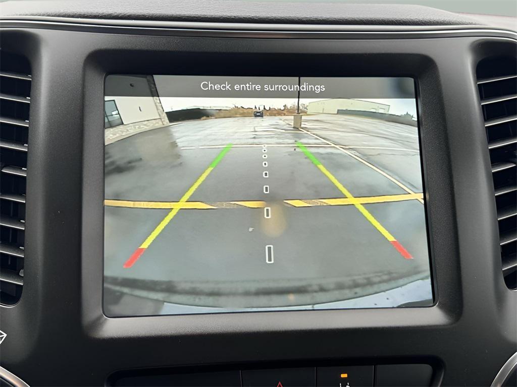 used 2022 Jeep Cherokee car, priced at $28,551