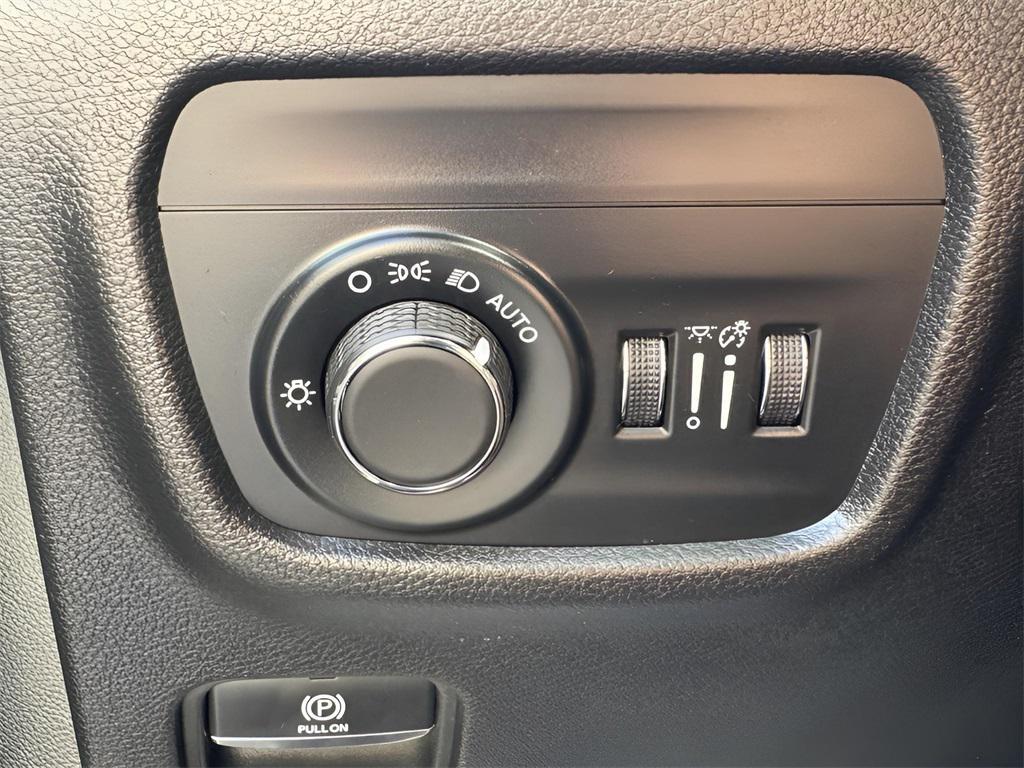 used 2023 Jeep Grand Cherokee car, priced at $31,783