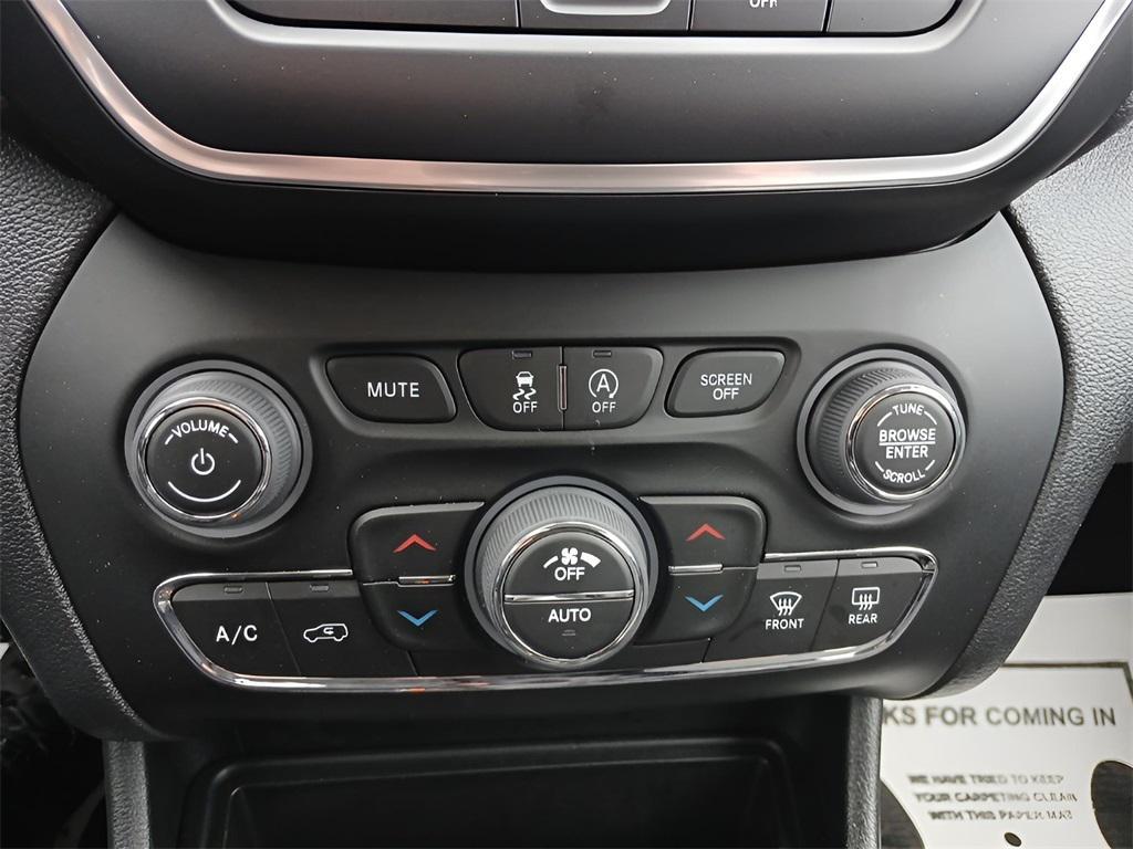 used 2022 Jeep Cherokee car, priced at $25,585