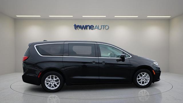 used 2023 Chrysler Pacifica car, priced at $23,777