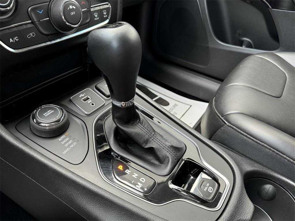 used 2021 Jeep Cherokee car, priced at $23,092