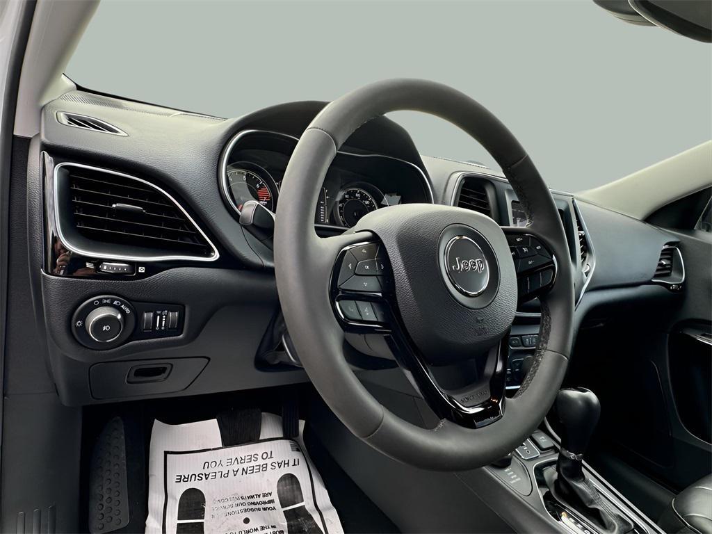 used 2021 Jeep Cherokee car, priced at $23,092