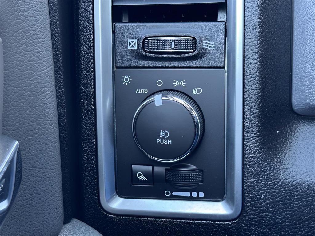 used 2019 Ram 1500 Classic car, priced at $27,777