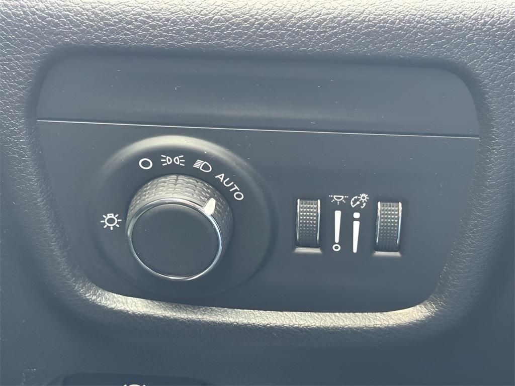 used 2023 Jeep Grand Cherokee car, priced at $30,851