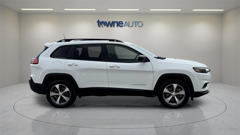 used 2022 Jeep Cherokee car, priced at $23,987
