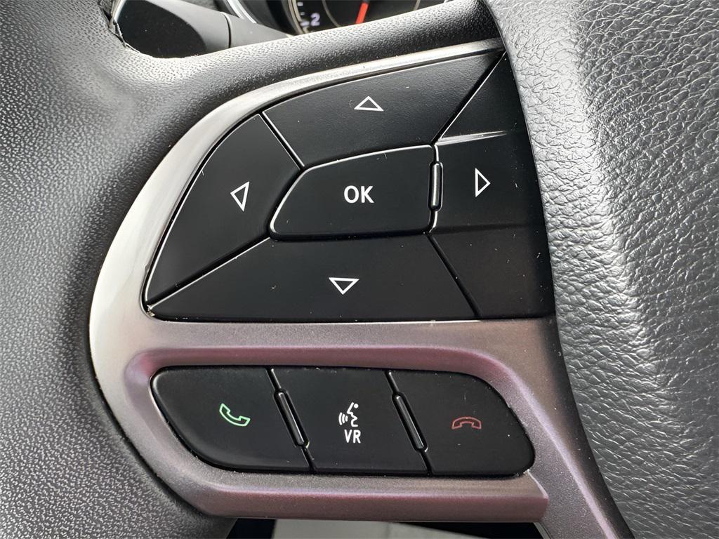 used 2022 Jeep Cherokee car, priced at $23,987