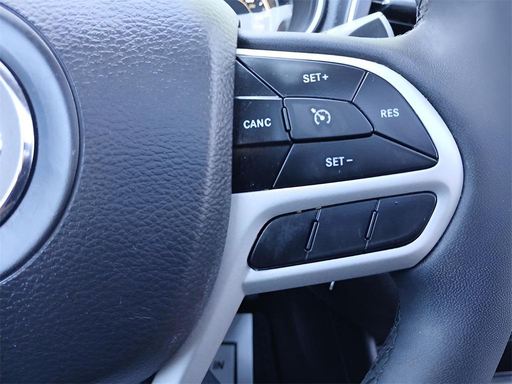 used 2022 Jeep Cherokee car, priced at $25,538