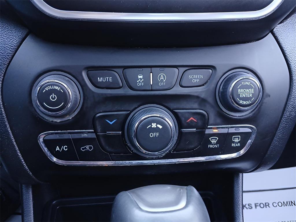 used 2022 Jeep Cherokee car, priced at $25,538