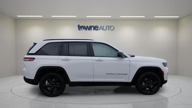 used 2023 Jeep Grand Cherokee car, priced at $35,305