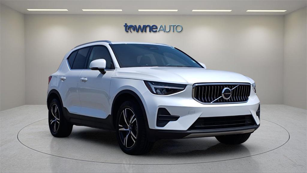 used 2025 Volvo XC40 car, priced at $30,987