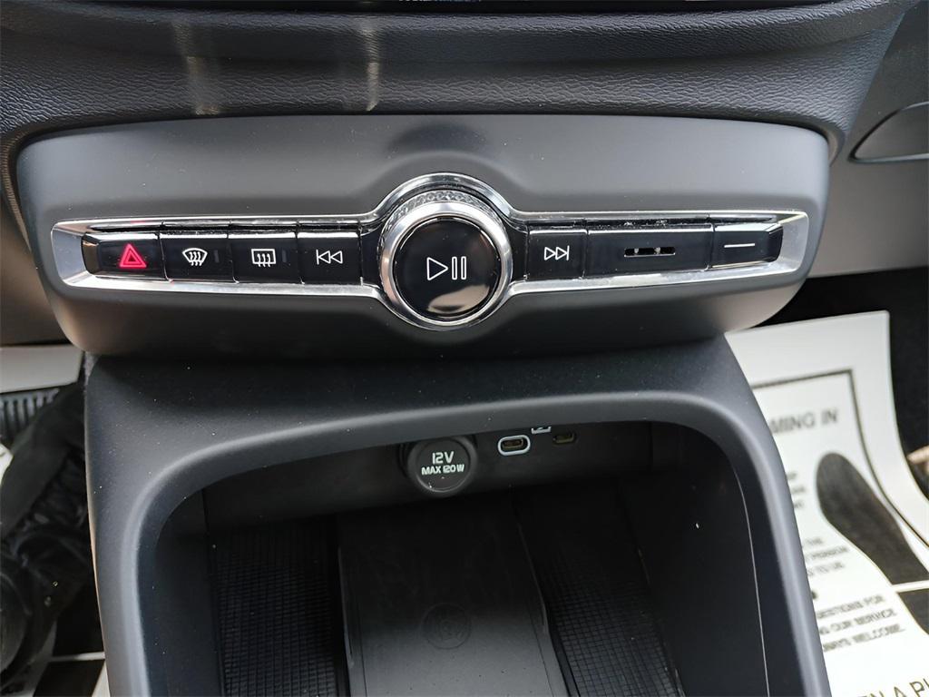 used 2025 Volvo XC40 car, priced at $30,987
